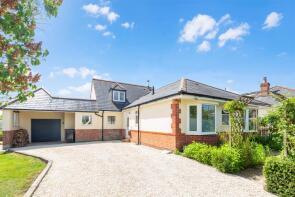 Glenton, Wavering Lane West, Gillingham SP8 4NR
