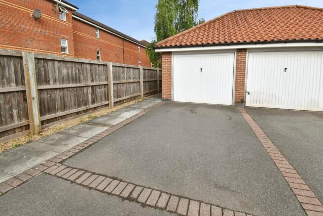 Garage & Park...