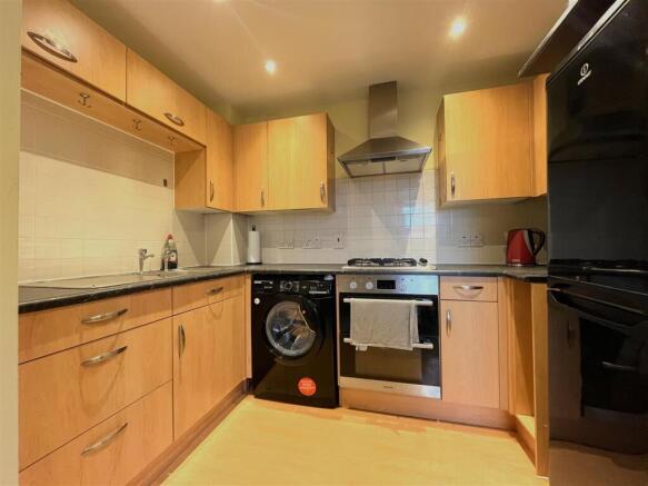 8 Buscot Park Way