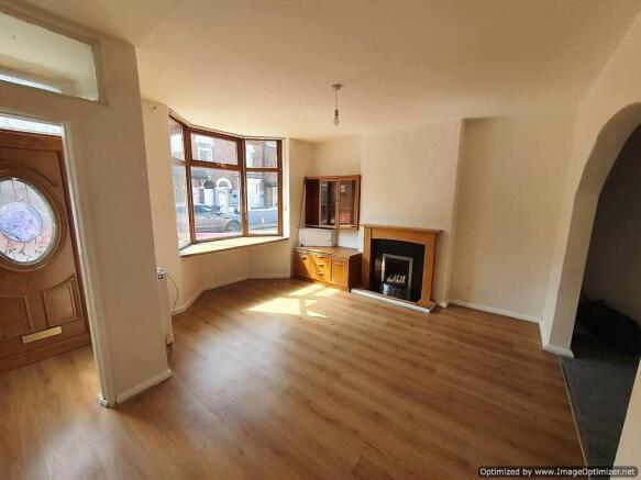 4 Bed terraced with off road parking