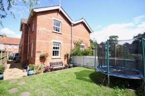 2, Station Cottages, Queens Drive, Dorchester DT2 8BB