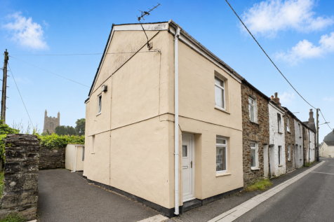Valentine Row, Callington, PL17