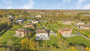 4, Lloyd Close, Waltham Cross EN7 5NQ