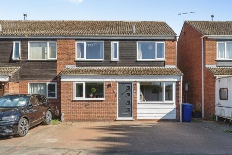 Laburnum Close, Red Lodge, Bury St. Edmunds
