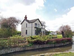 Whitsunday Pie House, Welham Road, Retford DN22 0SB