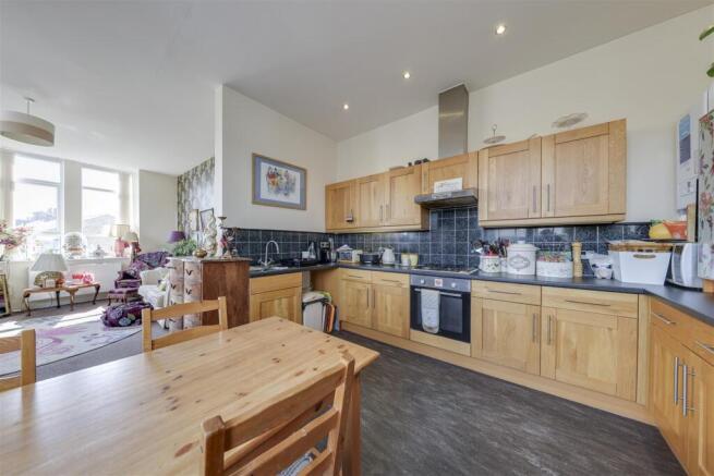 Kitchen / Dining Alt