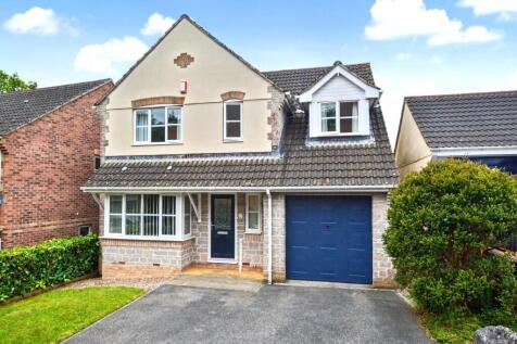 Carrisbrooke Way, Latchbrook, Saltash, Cornwall