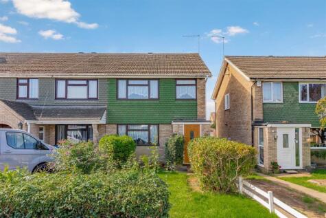 NN15 - Queensway, Burton Latimer,