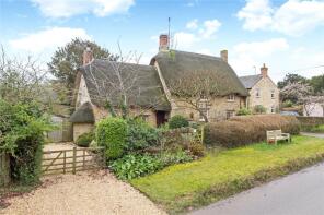 The Cottage On The Green, Brackley Road, Brackley NN13 5NE
