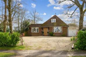 Oaktrees, Jenkins Lane, Tring HP23 6NW