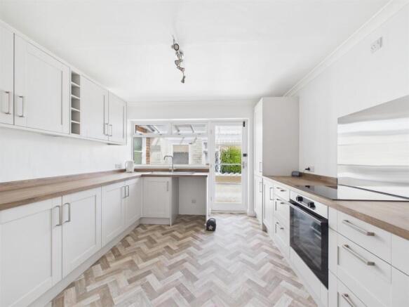 Kitchen: