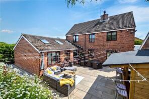 17, Oulton Lane, Woodlesford, Leeds LS26 8NN