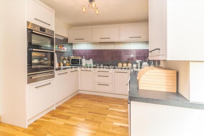 Kitchen image 3