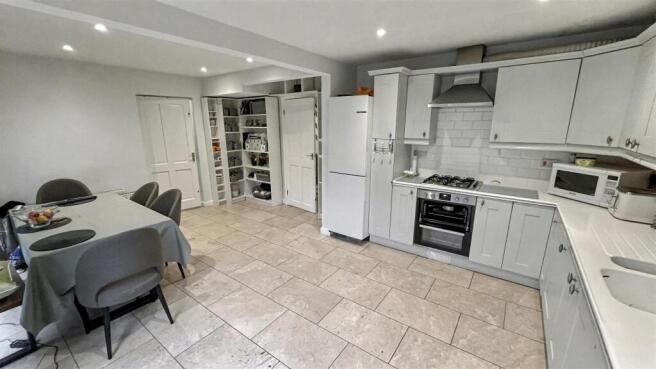 Kitchen/Dining Room
