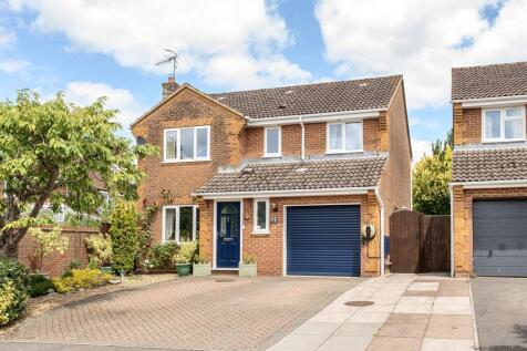 Elmfield Close, Woodfalls, SP5