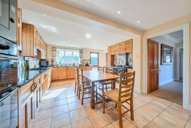 Kitchen / Breakfast Room