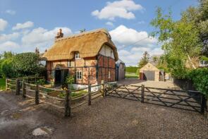 Foxcote, Wicks Lane, Shurlock Row, Reading RG10 0PJ