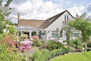 101, High Street, Finstock OX7 3DA
