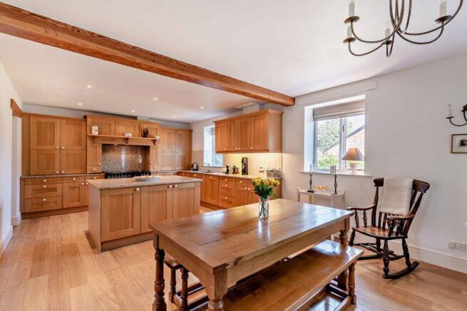 Kitchen/Dining Area