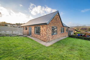 6, Five Acres, Cawthorne, Barnsley S75 4HZ