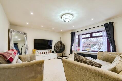 Davids Farm Close, Manchester, M24