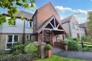 22, Ainsworth Court, Grove Lane, Holt NR25 6FD