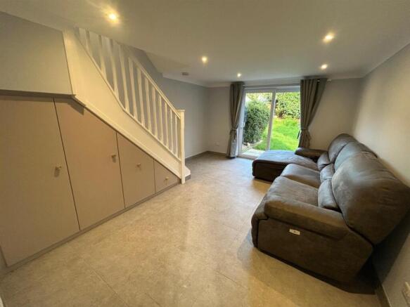 20 edensor lounge.jpg