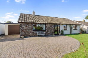 Llah, Trelantis Estate, St Merryn, Padstow PL28 8NU