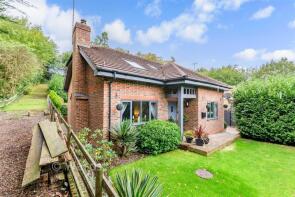 Gzira, Valley Lane, Meopham, Gravesend DA13 0DG