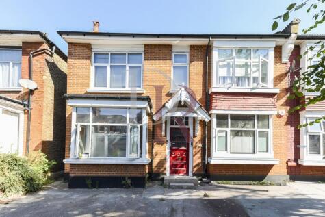 Flat C, Sidney Avenue, Bowes Park, N13