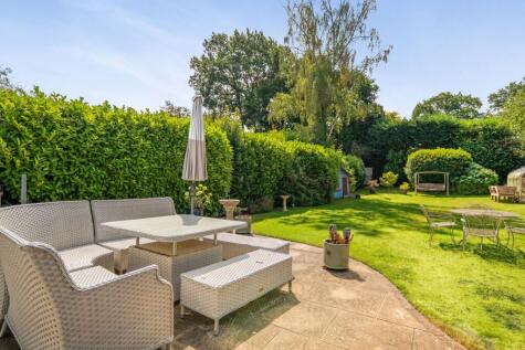 Pulborough Road, Storrington, RH20