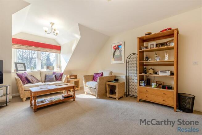 8642997-interior18.jpg