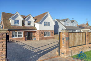 Moorhouse, Southend Road, Sandon, Chelmsford CM2 7TE