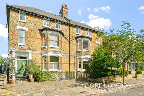 Cumberland Park, London, W3