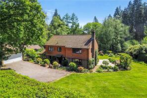 Nuttings, Dangstein Road, Petersfield GU31 5BT
