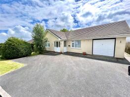 3, Bro Gorwel, Newcastle Emlyn SA38 9PJ
