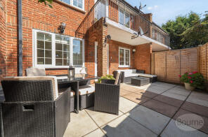 7, Trafalgar Court, Cobham KT11 1BD