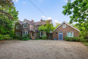 Barnets House, Barnets Hill, Peasmarsh TN31 6YJ