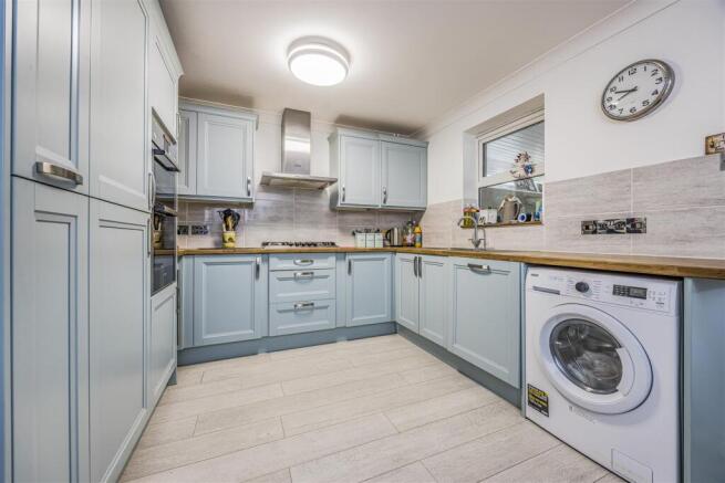 29 Forsythia Close, Havant-PorticoMarketing-Nexa-1