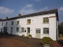 6, Yew Tree Court, Nantwich Road, Wimboldsley, Middlewich CW10 0NF