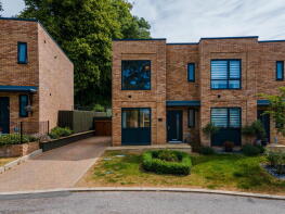 32, Beatrice Webb Lane, Stonehouse GL10 3WE