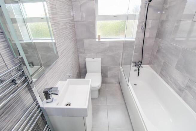BATHROOM/W.C.
