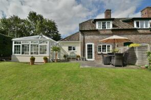3, Mell Green Cottages, Field Road, Peasemore, Newbury RG20 7JE