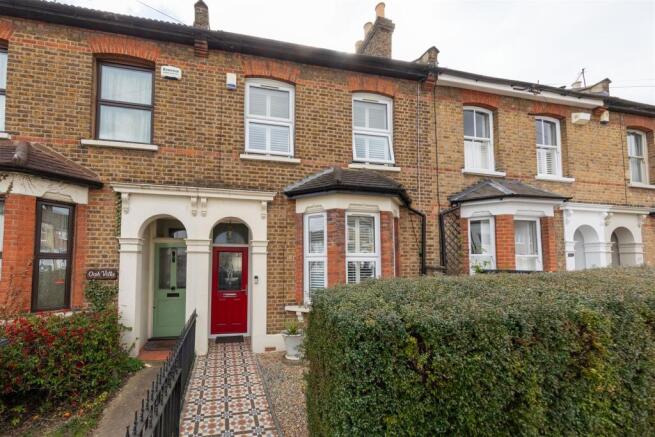 Maybank Road, E18
