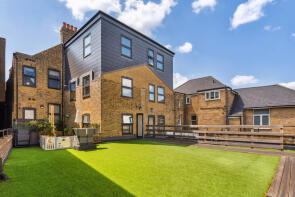 Flat 6, 81, High Street, Walton-on-thames KT12 1DN