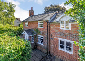 Greenbanks, The Street, Ipswich IP7 6QN