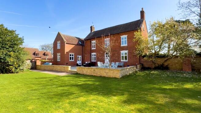4 Manor Drive