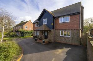 2, The Trefoil, Norton Road, Faversham ME13 0SW