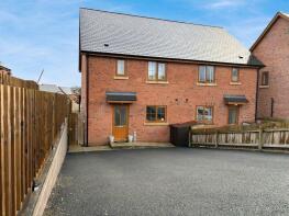 15, Plas Trannon, Trefeglwys, Caersws SY17 5PW
