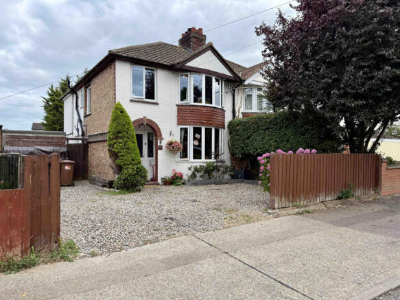 4 Bedroom Semi Detached House for Sale - Felixst